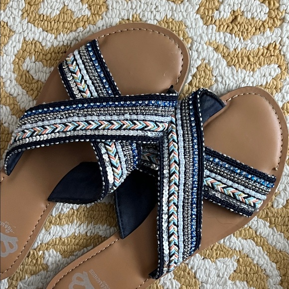 Stylish Beaded Sandals with Tan and Blue Accents - Picture 4 of 5